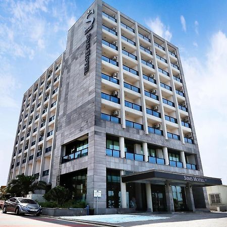 Sims Hotel Jeju Exterior foto
