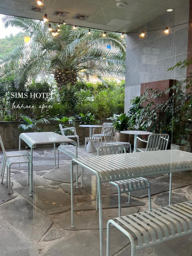 Sims Hotel Jeju Exterior foto