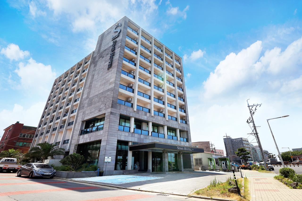 Sims Hotel Jeju Exterior foto